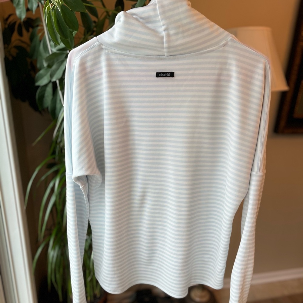 Oiselle FREE w Purchase - Big Stripe Mock Neck Top Light Blue